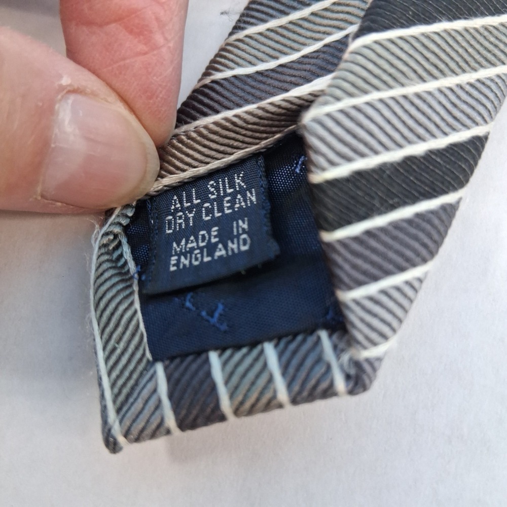 Charles Tyrwhitt Tie Mens OS Grey Striped Silk Classic Made in England Business - Picture 4 of 10